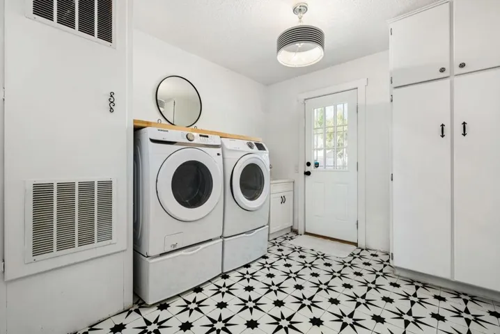 53 Laundry