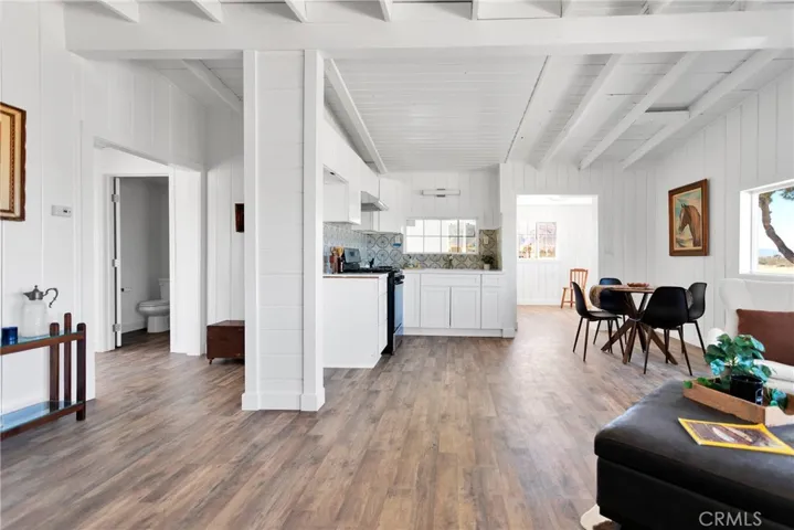 23136 Wren Street, Apple Valley, California 92308