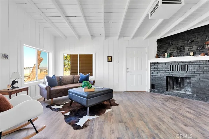 23136 Wren Street, Apple Valley, California 92308