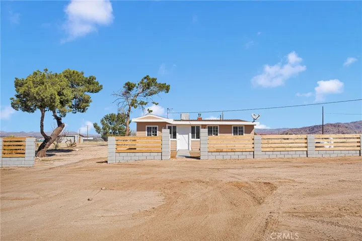 23136 Wren Street, Apple Valley, California 92308