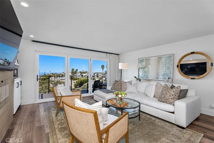 1065 Santa Ana Street, Laguna Beach, California 92651