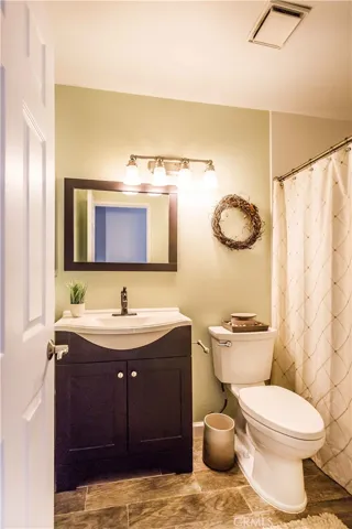 Upstairs full bathroom with tub/shower combo