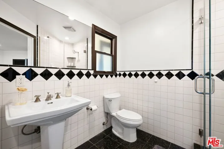 6844 Cahuenga Park Trail, Los Angeles, California 90068