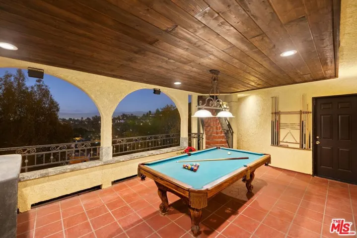 6844 Cahuenga Park Trail, Los Angeles, California 90068