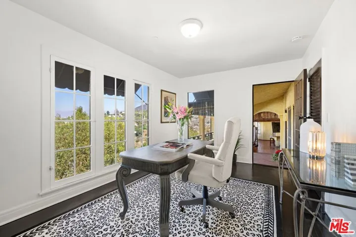 6844 Cahuenga Park Trail, Los Angeles, California 90068