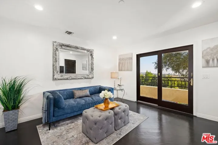 6844 Cahuenga Park Trail, Los Angeles, California 90068