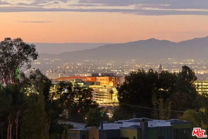 6844 Cahuenga Park Trail, Los Angeles, California 90068