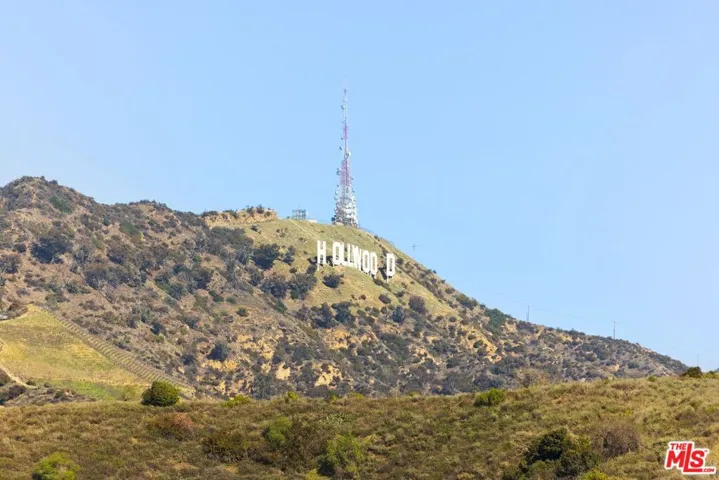 6844 Cahuenga Park Trail, Los Angeles, California 90068