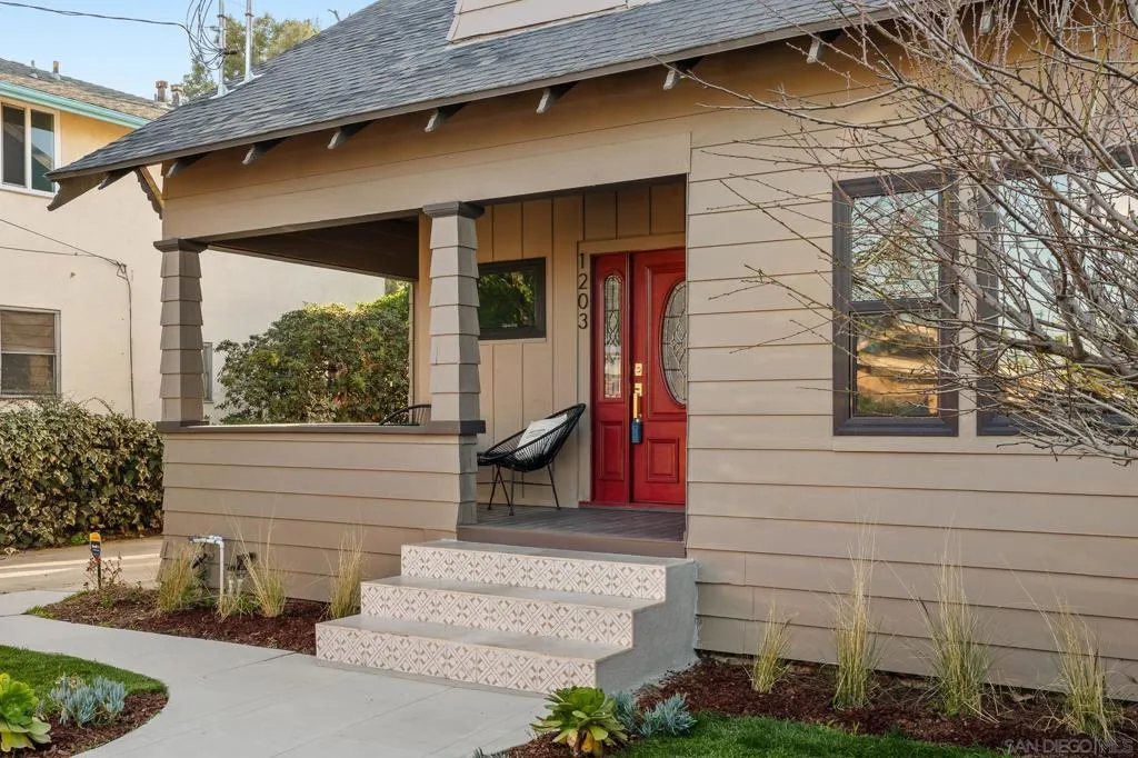 1203 N Normandie Ave, Los Angeles, California 90029 home-pic-5