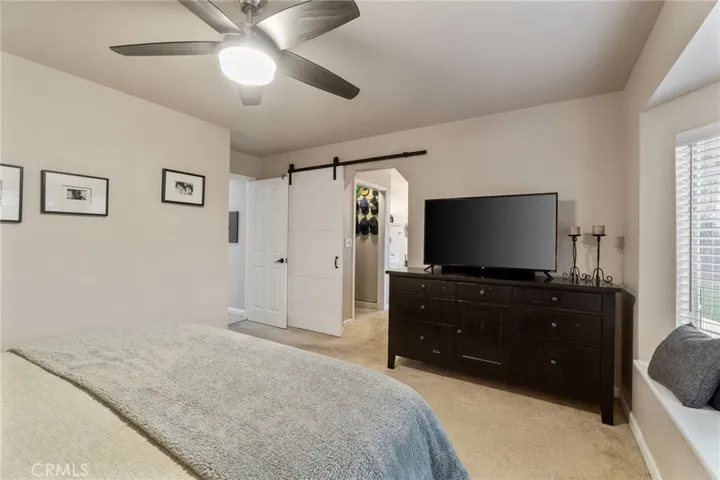 5822 W Oak Avenue, Visalia, California 93291