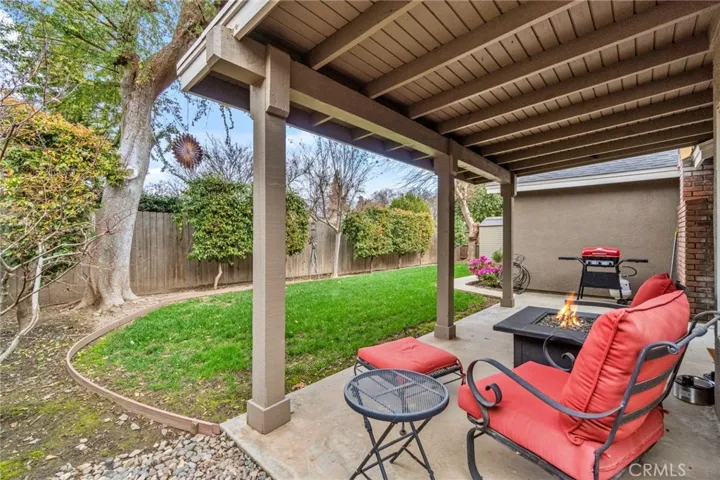 5822 W Oak Avenue, Visalia, California 93291
