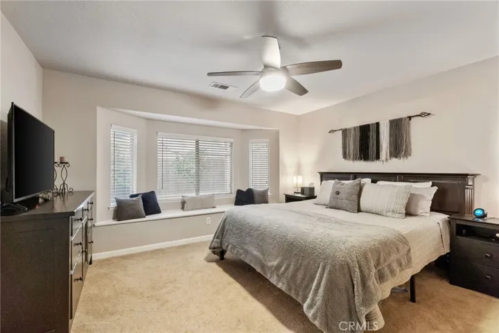 5822 W Oak Avenue, Visalia, California 93291