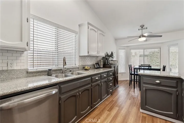 5822 W Oak Avenue, Visalia, California 93291