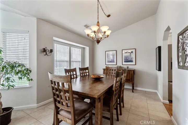 5822 W Oak Avenue, Visalia, California 93291