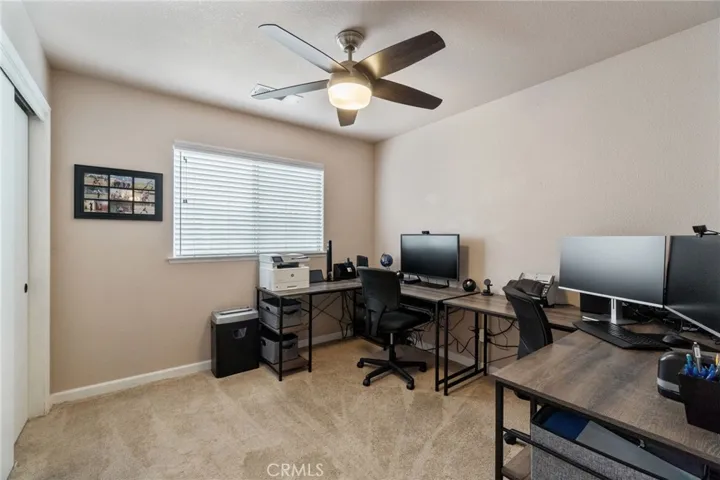 5822 W Oak Avenue, Visalia, California 93291