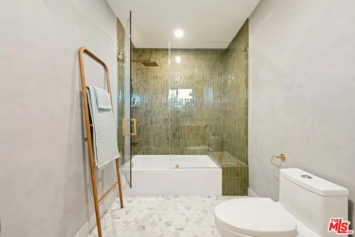 6019 Neddy Avenue, Woodland Hills, California 91367