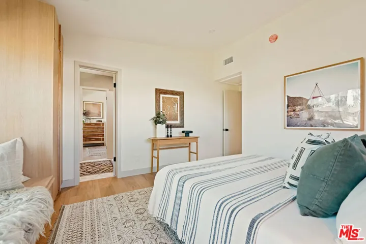 6019 Neddy Avenue, Woodland Hills, California 91367