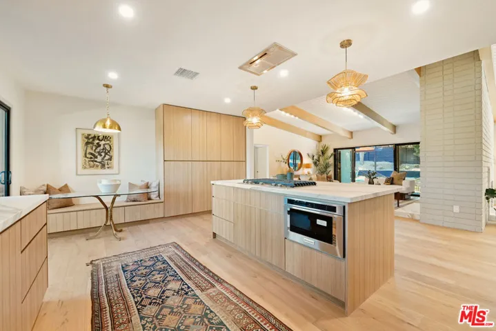 6019 Neddy Avenue, Woodland Hills, California 91367
