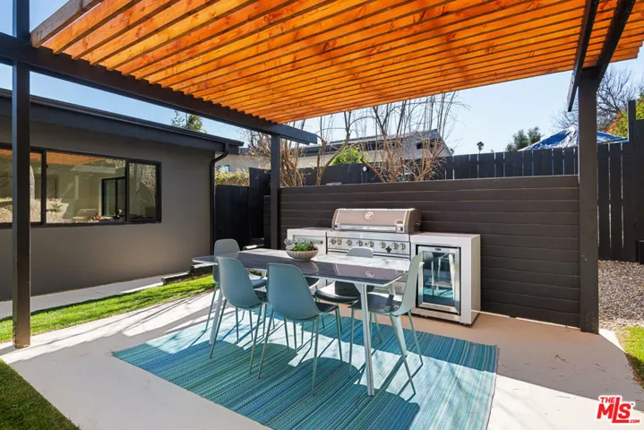6019 Neddy Avenue, Woodland Hills, California 91367