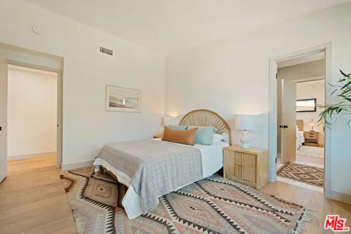 6019 Neddy Avenue, Woodland Hills, California 91367