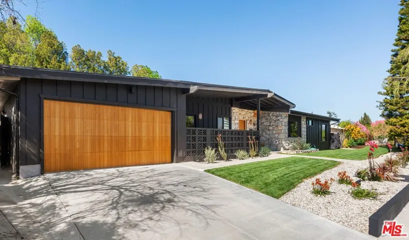 6019 Neddy Avenue, Woodland Hills, California 91367