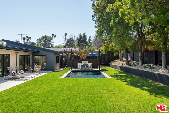 6019 Neddy Avenue, Woodland Hills, California 91367
