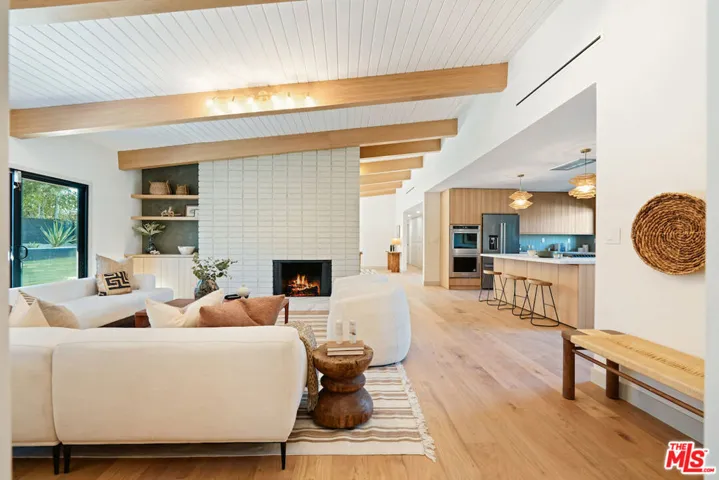 6019 Neddy Avenue, Woodland Hills, California 91367