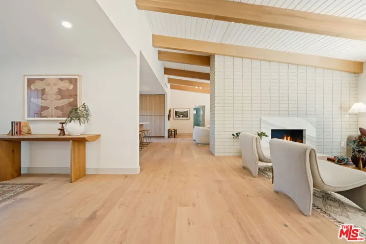 6019 Neddy Avenue, Woodland Hills, California 91367