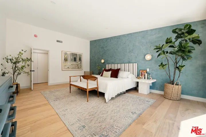 6019 Neddy Avenue, Woodland Hills, California 91367
