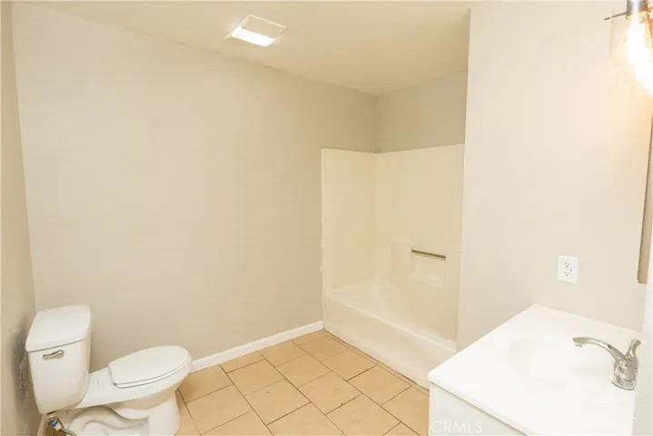 1047 W 19th Street, Merced, California 95340