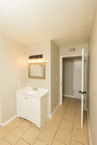 1047 W 19th Street, Merced, California 95340