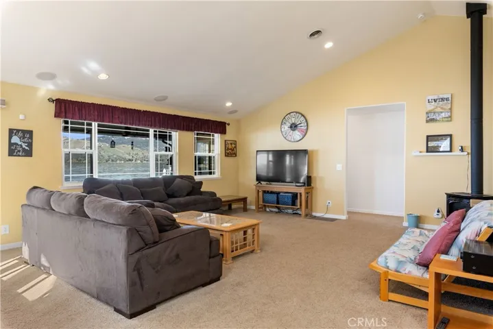 6868 Pine, Kelseyville, California 95451