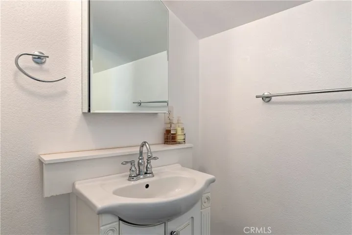 6868 Pine, Kelseyville, California 95451