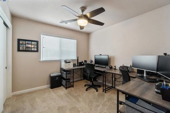 5822 W Oak, Visalia, California 93291
