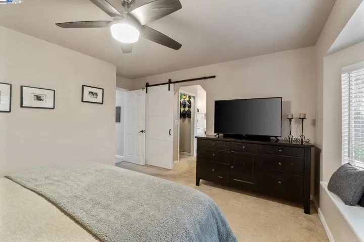 5822 W Oak, Visalia, California 93291