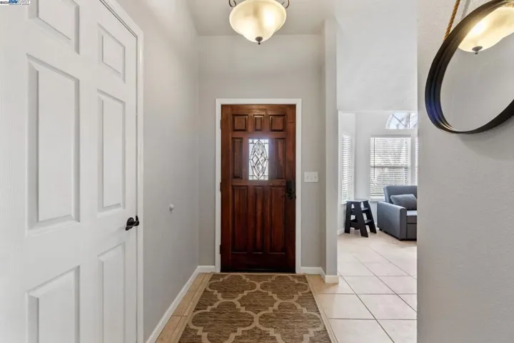 5822 W Oak, Visalia, California 93291