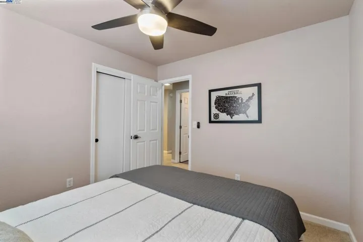 5822 W Oak, Visalia, California 93291