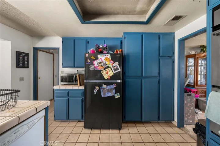 16039 Muscatel Street, Hesperia, California 92345