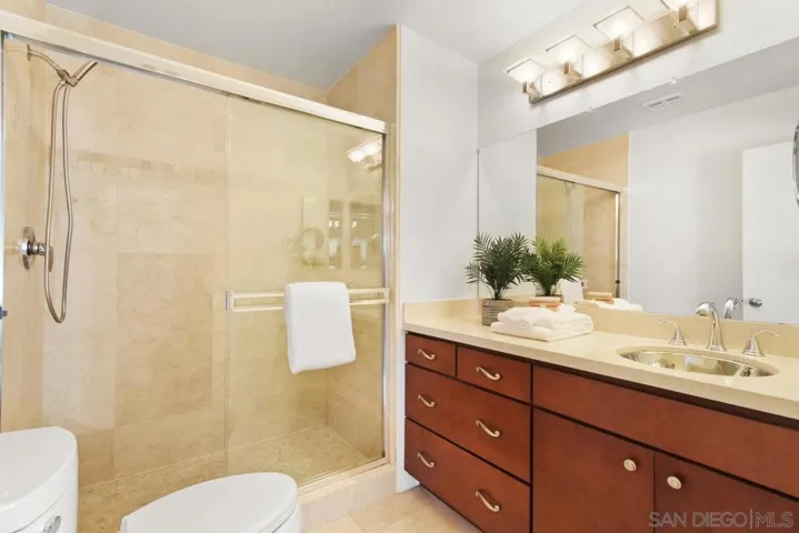 10985 De Vida Ct, San Diego, California 92124