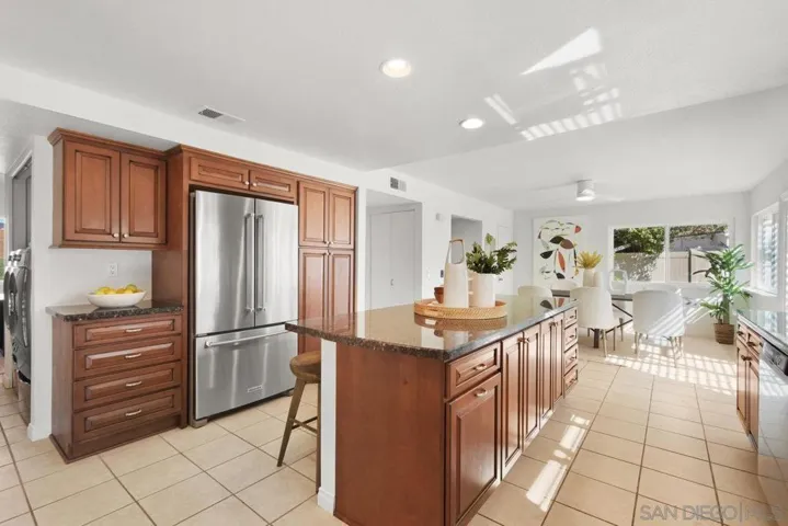 10985 De Vida Ct, San Diego, California 92124