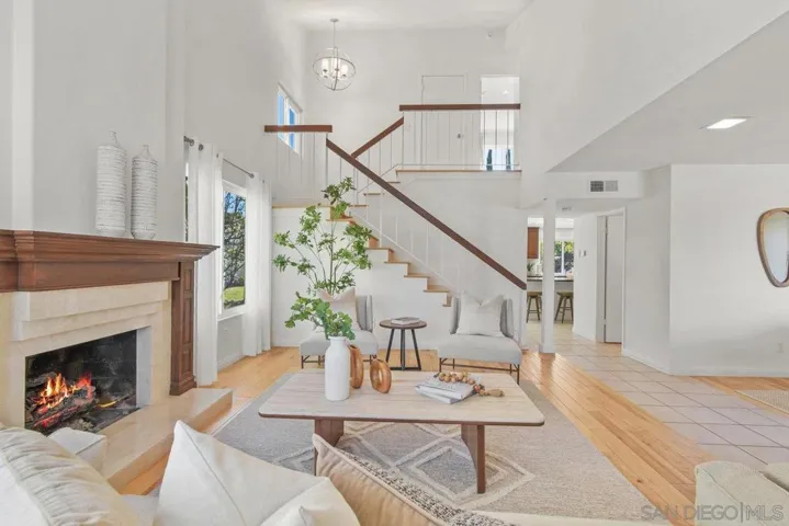 10985 De Vida Ct, San Diego, California 92124