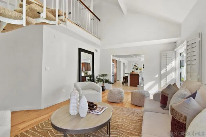 10985 De Vida Ct, San Diego, California 92124