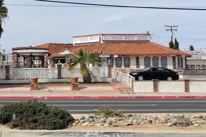 38801 10th Street W, Palmdale, California 93551