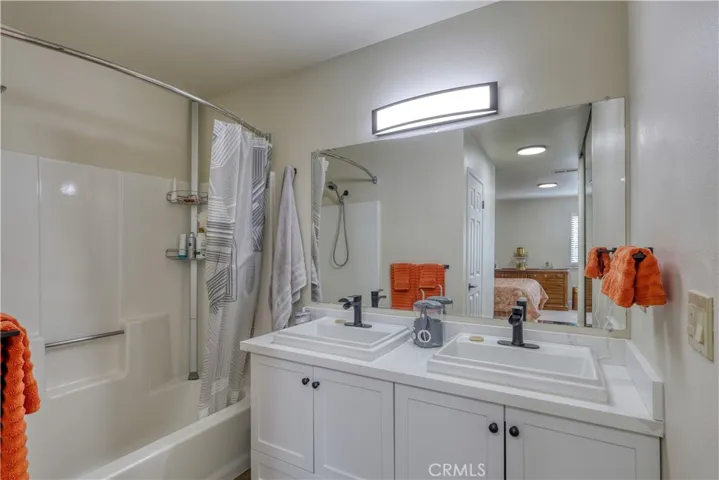 Primary bath