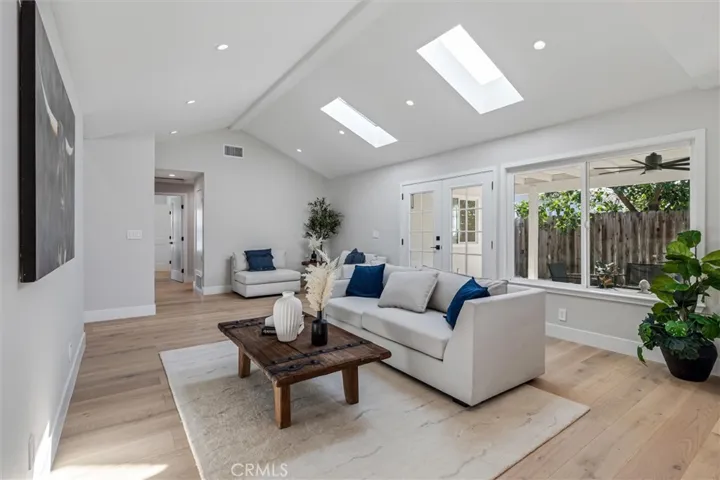 5851 Lynnbrook Plaza, Yorba Linda, California 92886