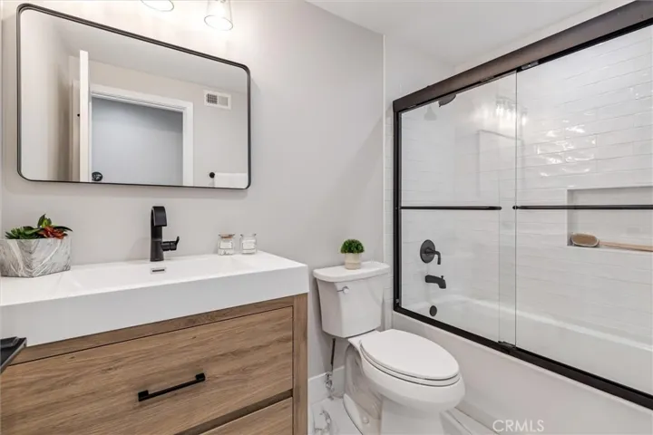 5851 Lynnbrook Plaza, Yorba Linda, California 92886