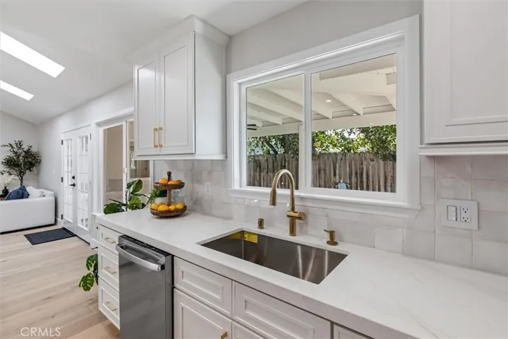 5851 Lynnbrook Plaza, Yorba Linda, California 92886