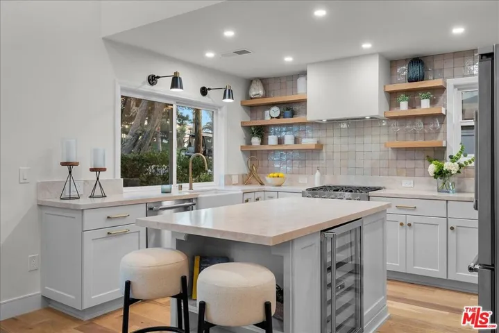 3001 N Valley Drive, Manhattan Beach, California 90266