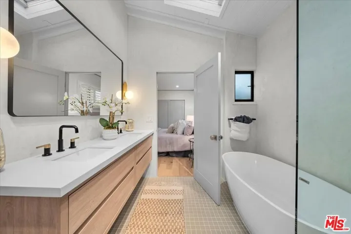 3001 N Valley Drive, Manhattan Beach, California 90266