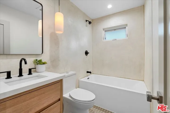 3001 N Valley Drive, Manhattan Beach, California 90266